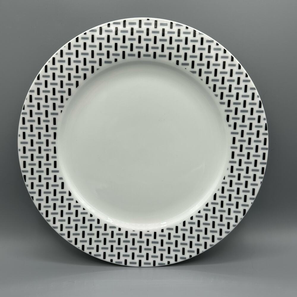 Set/4 Stella Pattern by Spode Home Dinner Plates, contemporary black & white
